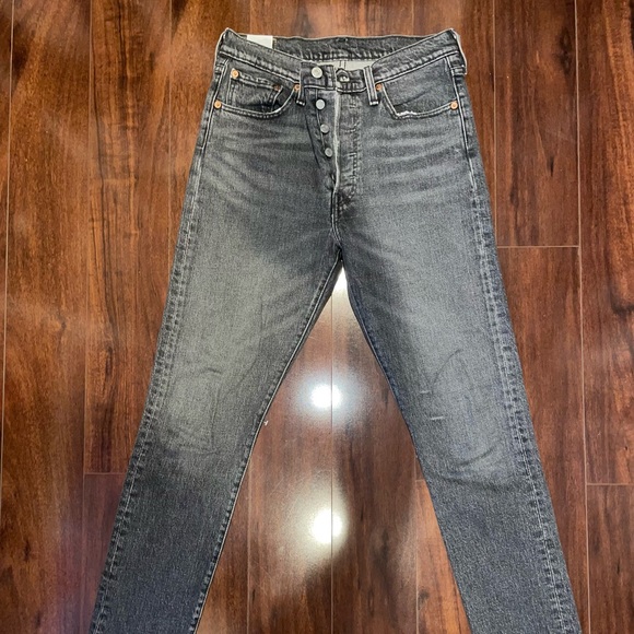 Vintage high waisted black washed Levi’s Jean - Picture 2 of 6